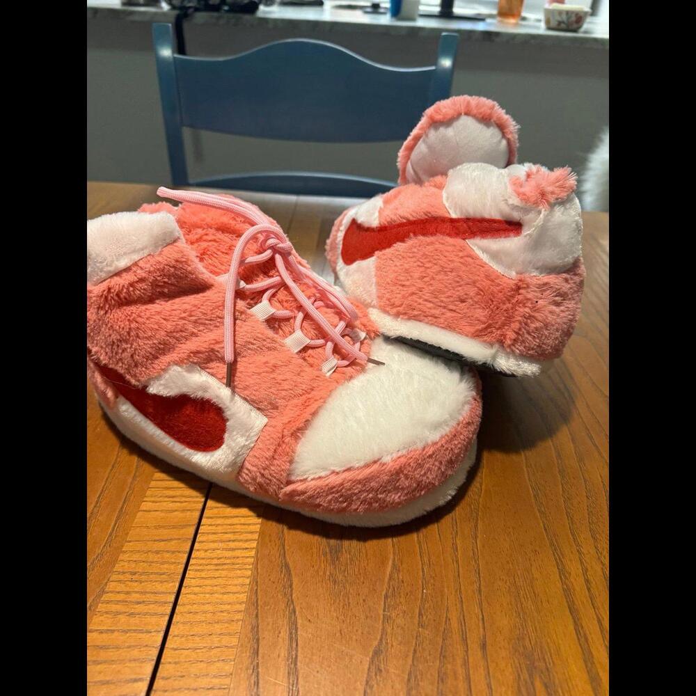 Nike Air Max Jordan 1 Huge Fuzzy Slippers Like Brand New